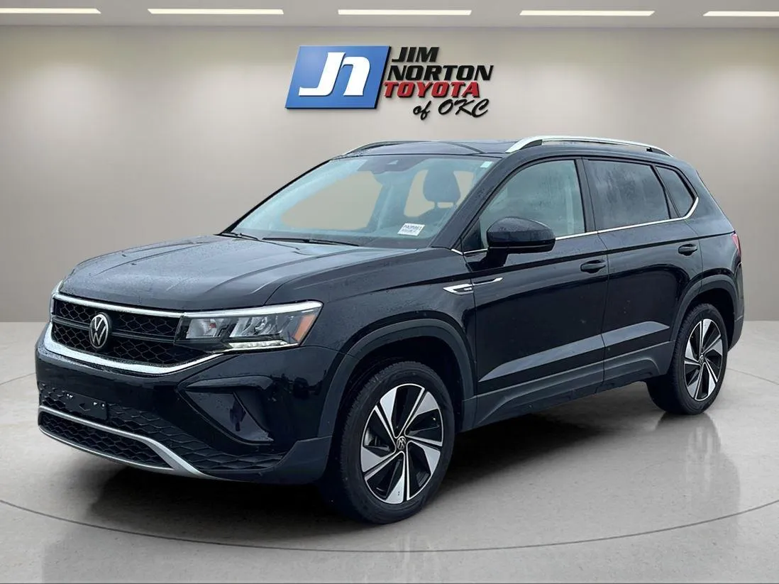 White 2024 Volkswagen Taos SE for sale in Oklahoma City, OK