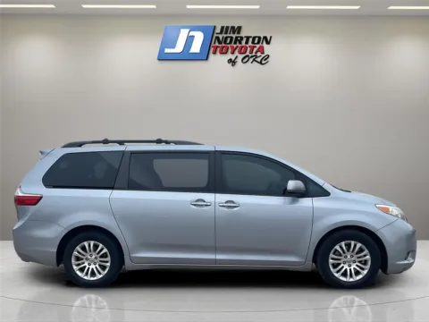 More photos of 2017 Toyota Sienna XLE 8-Passenger at Jim Norton Toyota Of OKC, OK