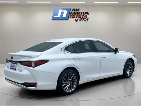 More photos of 2025 Lexus ES 300h Luxury at Jim Norton Toyota Of OKC, OK