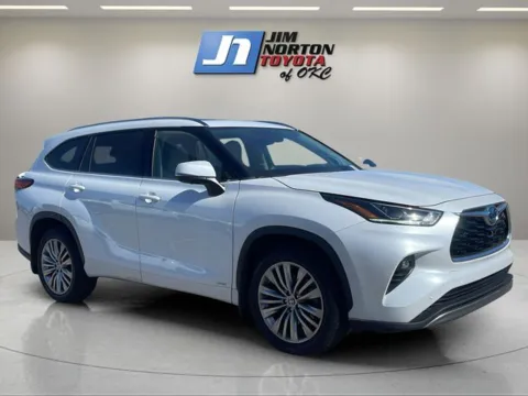 Another view of 2023 Toyota Highlander Hybrid Platinum for sale in Oklahoma City, OK at Jim Norton Toyota Of OKC