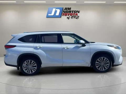 More photos of 2023 Toyota Highlander Hybrid Platinum at Jim Norton Toyota Of OKC, OK