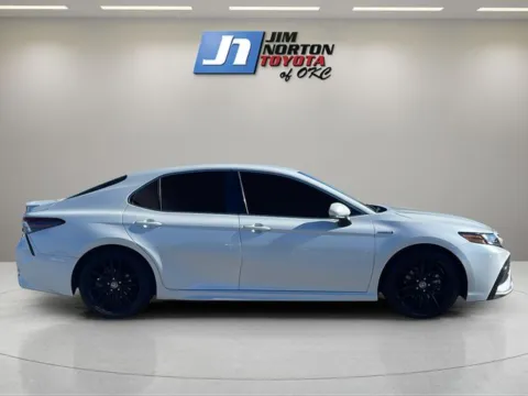 More photos of 2021 Toyota Camry Hybrid XSE at Jim Norton Toyota Of OKC, OK