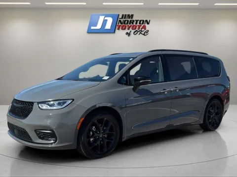 Gray 2025 Chrysler Pacifica Limited for sale in Oklahoma City, OK