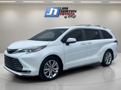 White 2024 Toyota Sienna Platinum for sale in Oklahoma City, OK