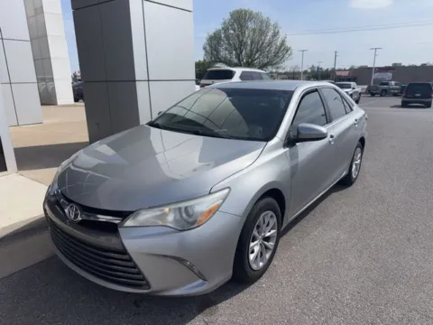 Silver 2016 Toyota Camry LE for sale in Oklahoma City, OK