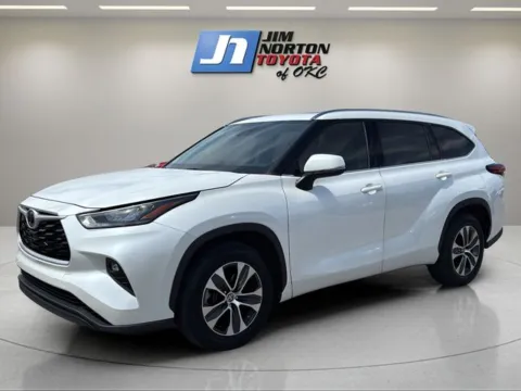 White 2020 Toyota Highlander XLE for sale in Oklahoma City, OK