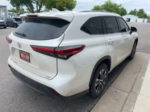 More photos of 2020 Toyota Highlander XLE at Jim Norton Toyota Of OKC, OK