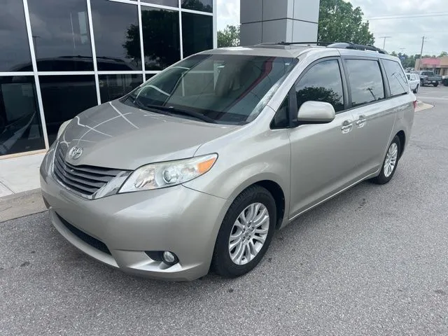 Beige 2015 Toyota Sienna XLE for sale in Oklahoma City, OK