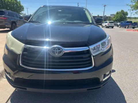 Photos of 2015 Toyota Highlander Limited Platinum V6 for sale in Oklahoma City, OK at Jim Norton Toyota Of OKC