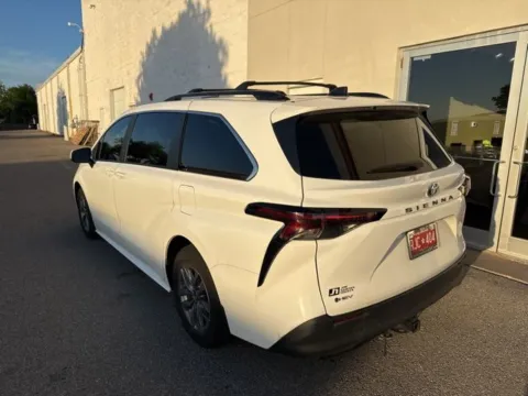 More photos of 2025 Toyota Sienna LE at Jim Norton Toyota Of OKC, OK