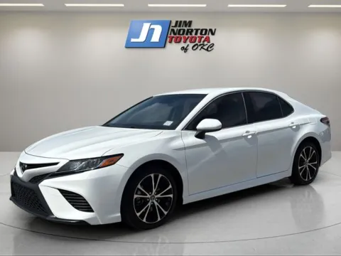 White 2018 Toyota Camry SE for sale in Oklahoma City, OK