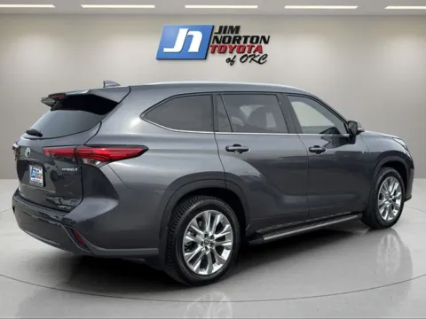 More photos of 2022 Toyota Highlander Hybrid Limited at Jim Norton Toyota Of OKC, OK