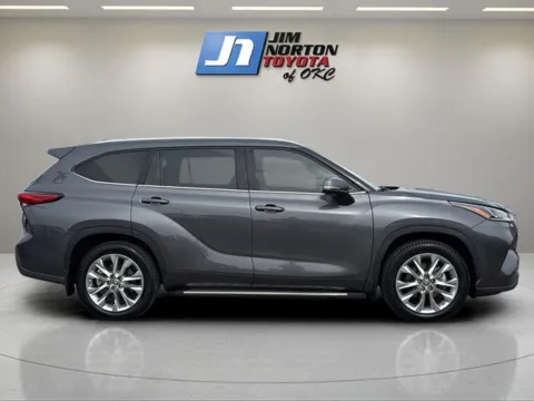 More photos of 2022 Toyota Highlander Hybrid Limited at Jim Norton Toyota Of OKC, OK