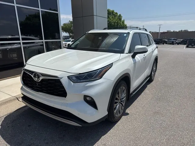 White 2021 Toyota Highlander Platinum for sale in Oklahoma City, OK