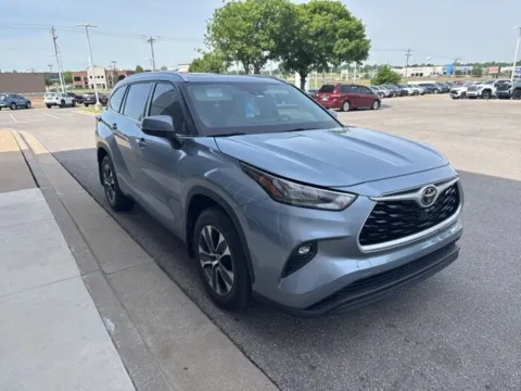 Photos of 2020 Toyota Highlander XLE for sale in Oklahoma City, OK at Jim Norton Toyota Of OKC