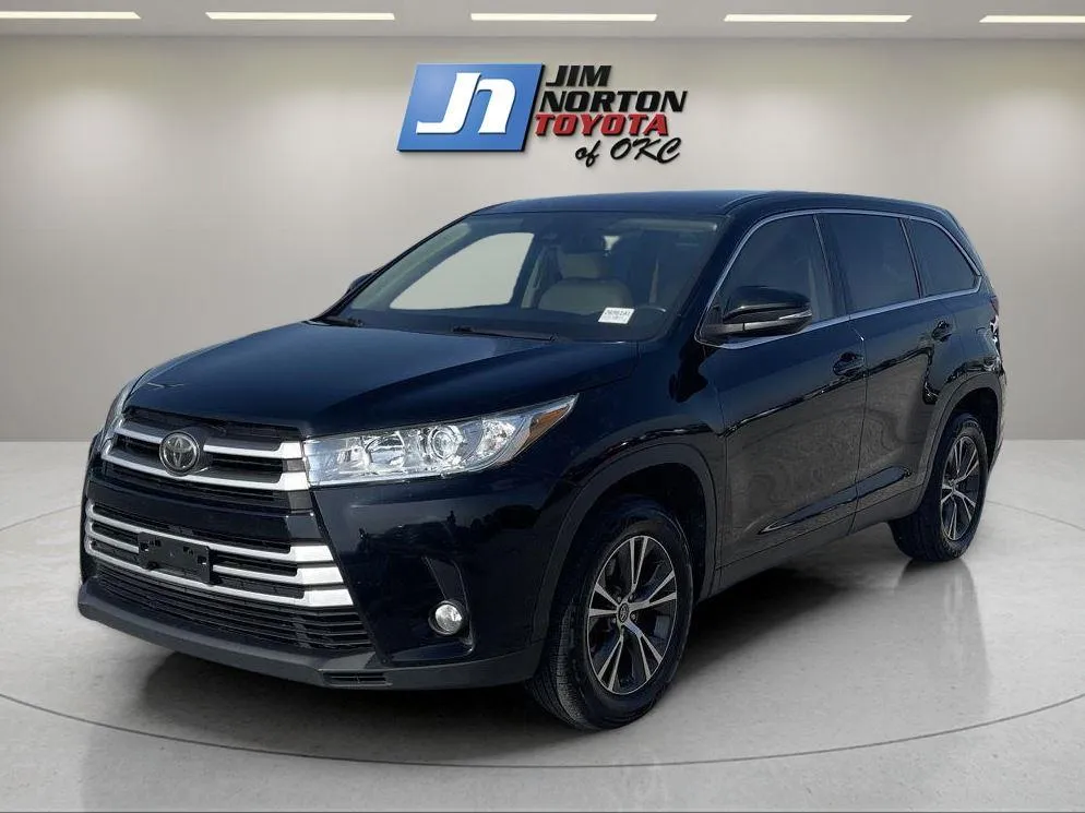 Black 2019 Toyota Highlander LE Plus for sale in Oklahoma City, OK