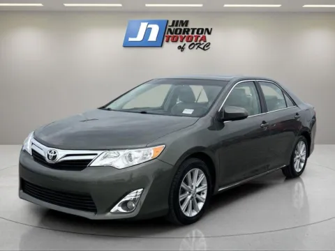 Green 2014 Toyota Camry XLE for sale in Oklahoma City, OK