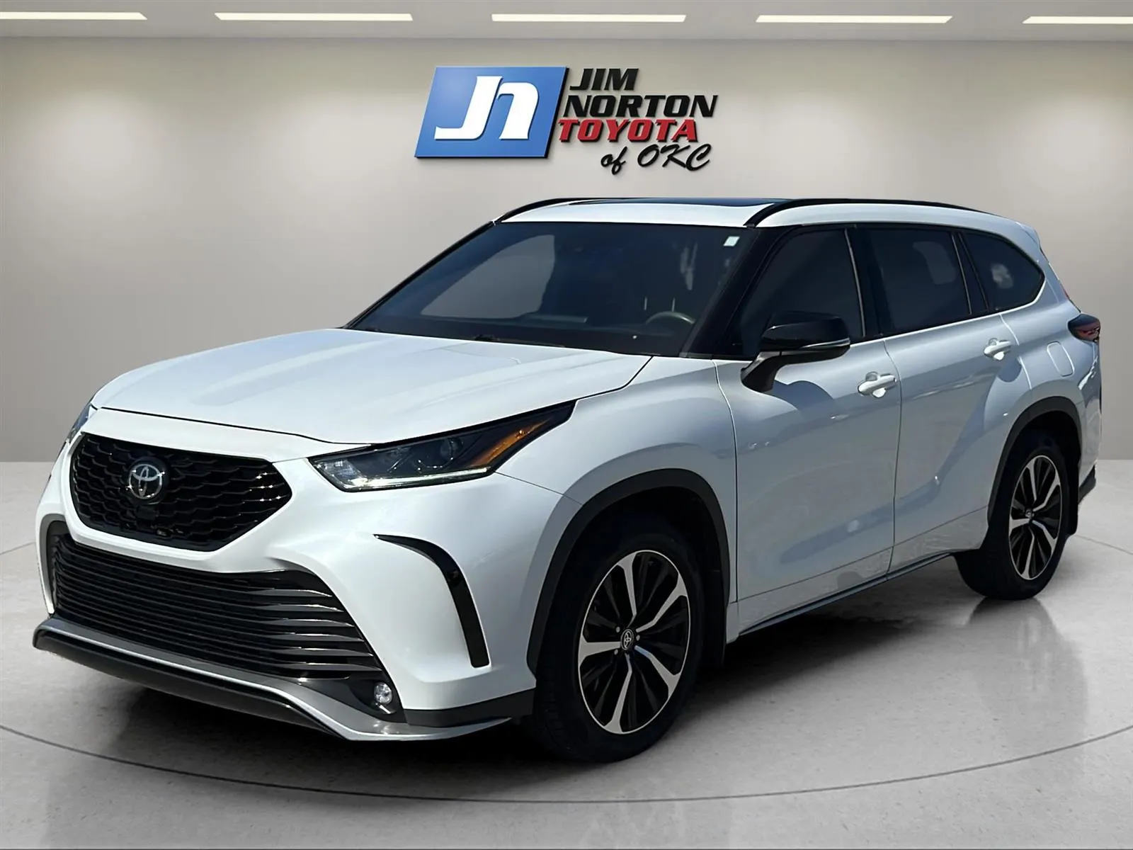 Black 2022 Toyota Highlander XSE for sale in Oklahoma City, OK