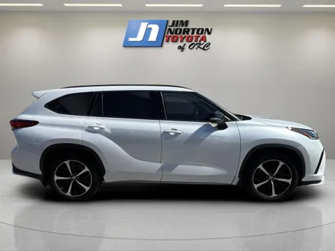 More photos of 2022 Toyota Highlander XSE at Jim Norton Toyota Of OKC, OK