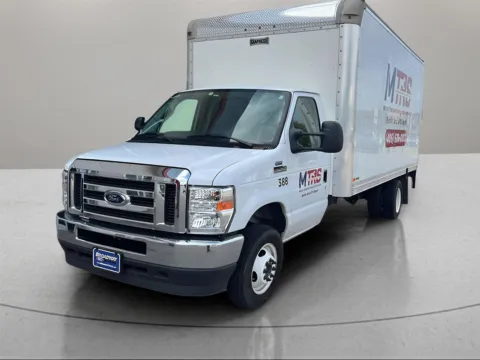 White 2024 Ford E-Series Cutaway E-450 SD for sale in Oklahoma City, OK