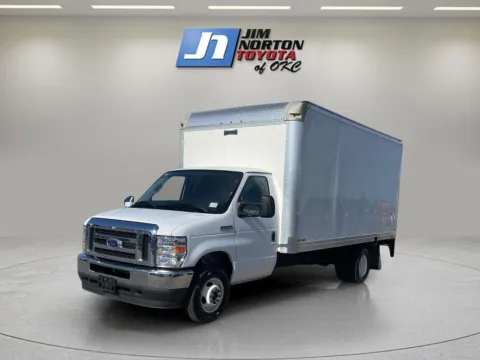 White 2024 Ford E-Series Cutaway E-450 SD for sale in Oklahoma City, OK