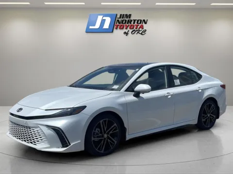 White 2025 Toyota Camry XSE for sale in Oklahoma City, OK