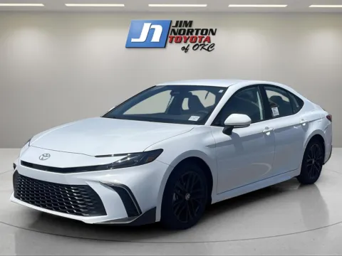 White 2025 TOYOTA Camry Hybrid for sale in Oklahoma City, OK