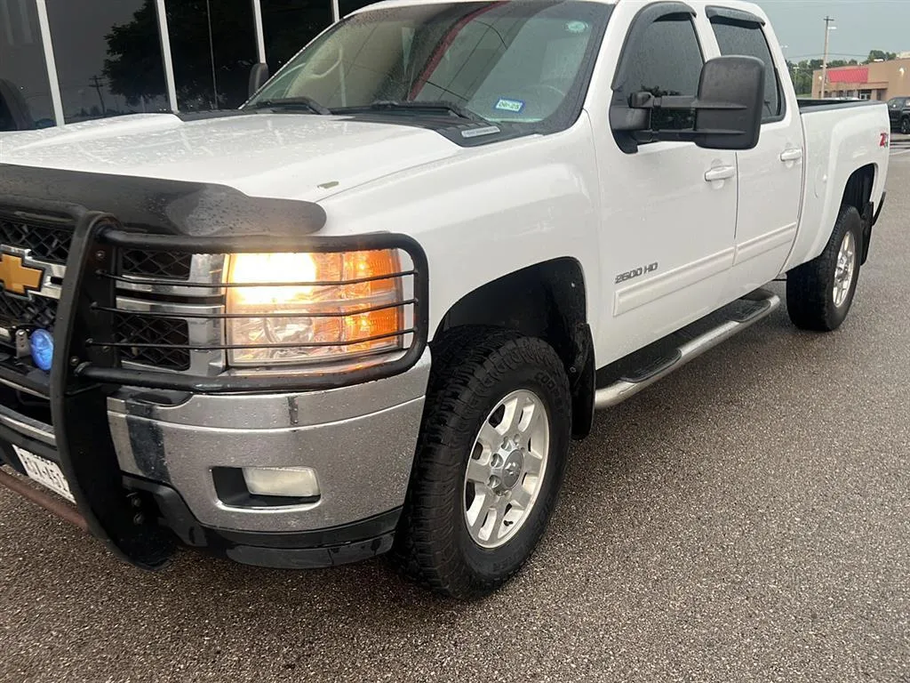 White 2011 Chevrolet Silverado 2500HD LTZ for sale in Oklahoma City, OK