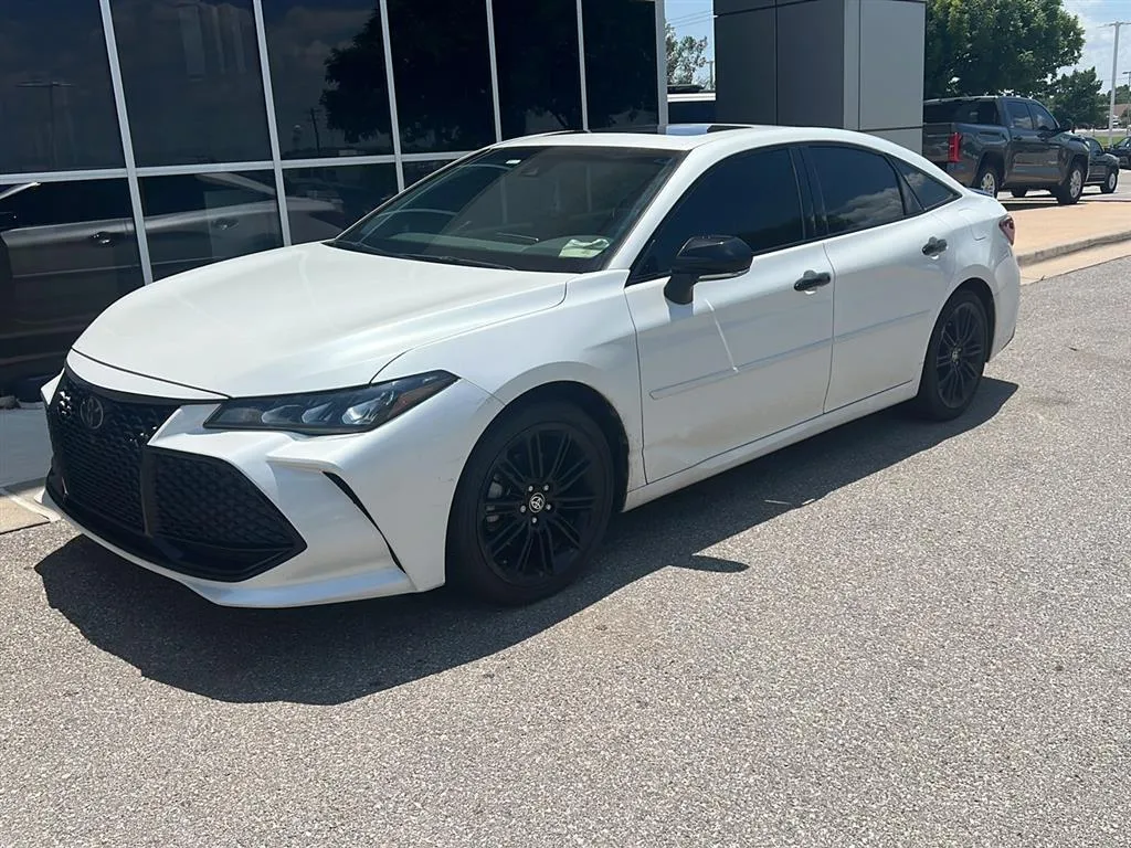 White 2021 Toyota Avalon XSE Nightshade for sale in Oklahoma City, OK