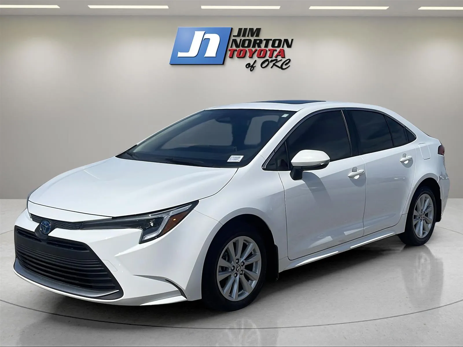 White 2023 Toyota Corolla Hybrid XLE for sale in Oklahoma City, OK