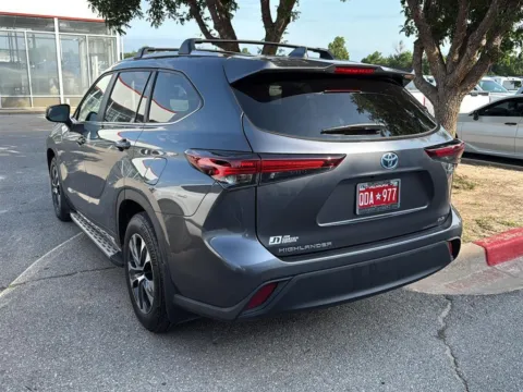 More photos of 2024 Toyota Highlander Hybrid XLE at Jim Norton Toyota Of OKC, OK