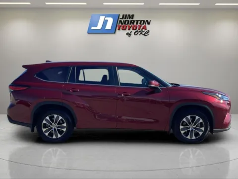 More photos of 2023 Toyota Highlander XLE at Jim Norton Toyota Of OKC, OK