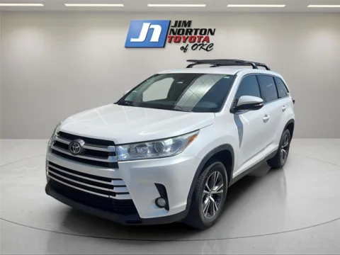 White 2019 Toyota Highlander LE Plus for sale in Oklahoma City, OK