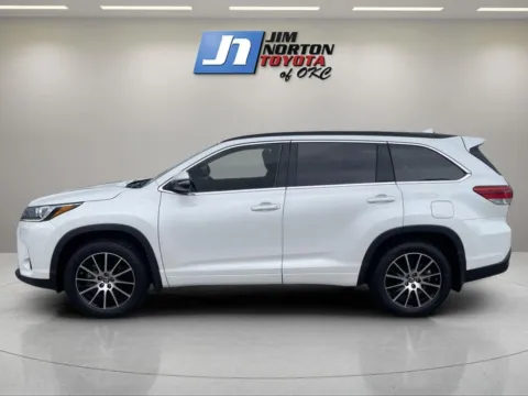Photos of 2018 Toyota Highlander SE for sale in Oklahoma City, OK at Jim Norton Toyota Of OKC