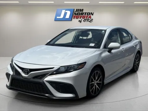 White 2023 Toyota Camry SE for sale in Oklahoma City, OK
