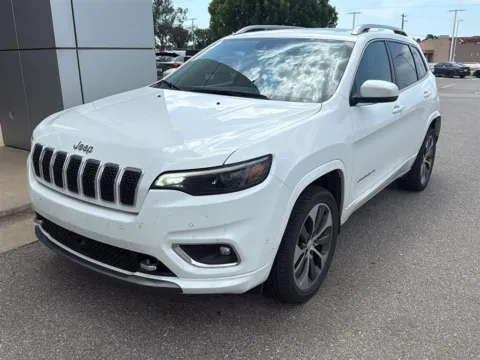 White 2019 Jeep Cherokee Overland for sale in Oklahoma City, OK