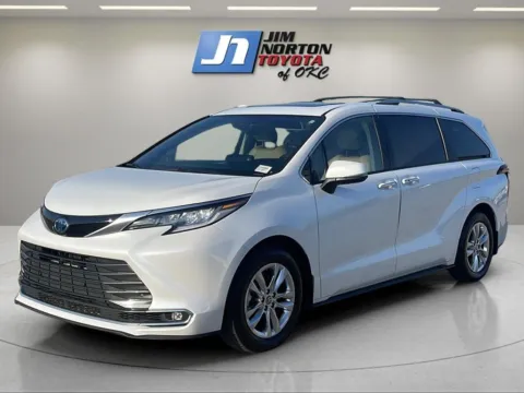 White 2023 Toyota Sienna Limited for sale in Oklahoma City, OK
