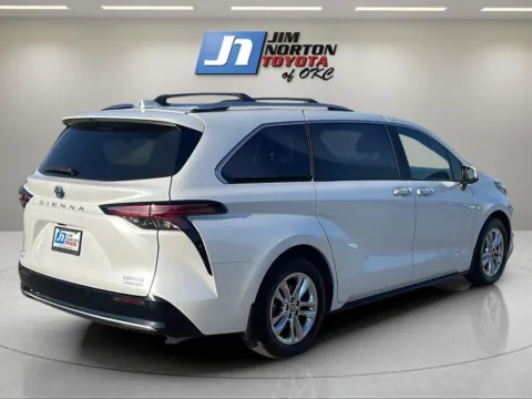 More photos of 2023 Toyota Sienna Limited at Jim Norton Toyota Of OKC, OK