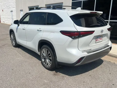 Photos of 2022 Toyota Highlander Platinum for sale in Oklahoma City, OK at Jim Norton Toyota Of OKC