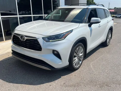 Green 2022 Toyota Highlander Platinum for sale in Oklahoma City, OK