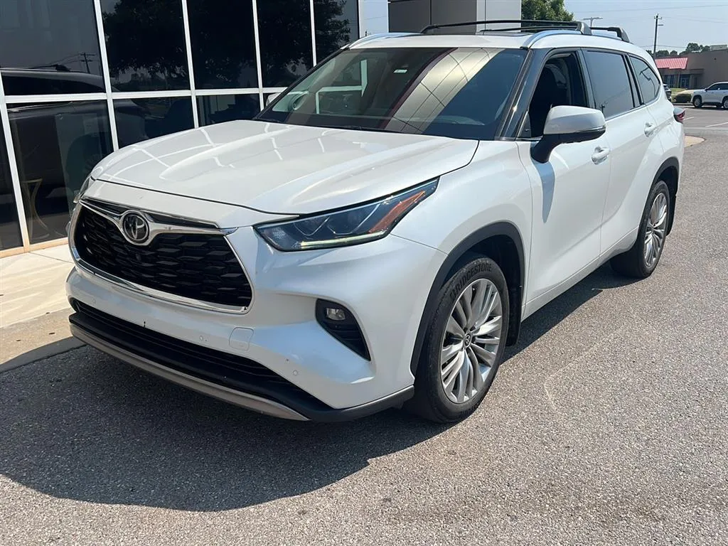Green 2022 Toyota Highlander Platinum for sale in Oklahoma City, OK