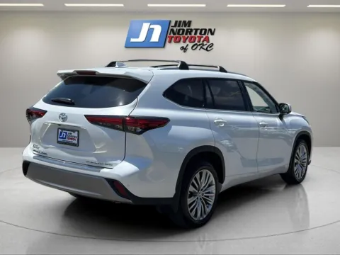 More photos of 2022 Toyota Highlander Platinum at Jim Norton Toyota Of OKC, OK