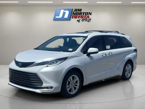 White 2025 Toyota Sienna Limited for sale in Oklahoma City, OK