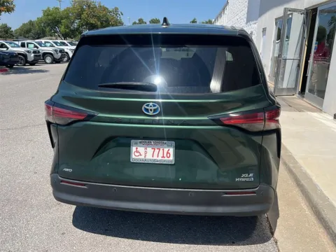 More photos of 2021 Toyota Sienna XLE at Jim Norton Toyota Of OKC, OK