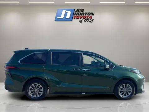 More photos of 2021 Toyota Sienna XLE at Jim Norton Toyota Of OKC, OK