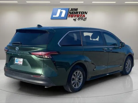 More photos of 2021 Toyota Sienna XLE at Jim Norton Toyota Of OKC, OK