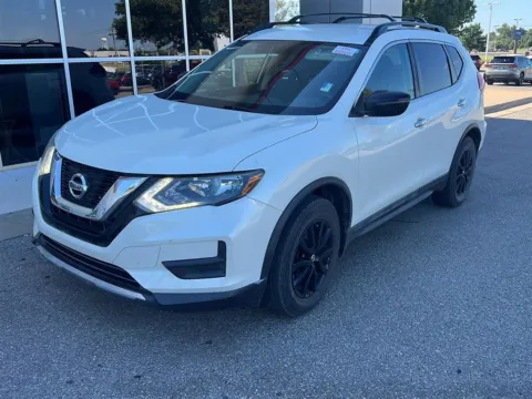 White 2017 Nissan Rogue SV for sale in Oklahoma City, OK
