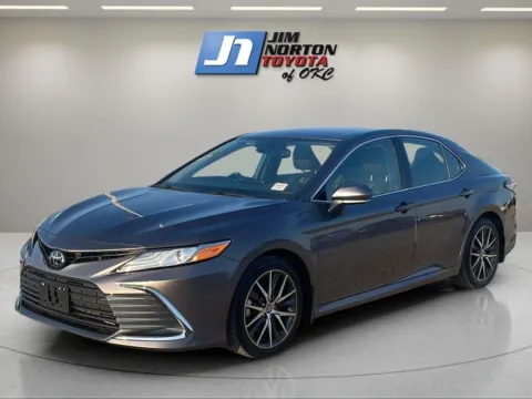 Gray 2023 Toyota Camry XLE for sale in Oklahoma City, OK
