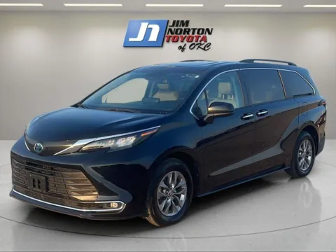 Black 2024 TOYOTA Sienna XLE for sale in Oklahoma City, OK