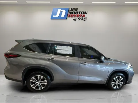 More photos of 2025 Toyota Highlander Hybrid XLE at Jim Norton Toyota Of OKC, OK